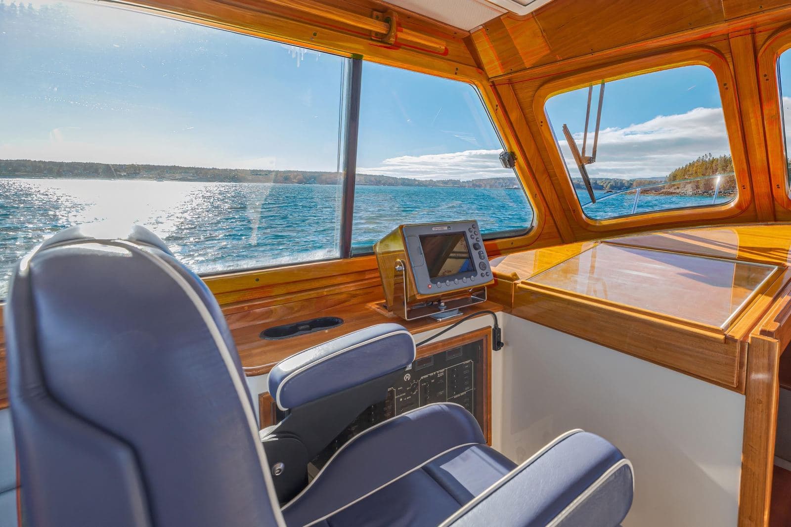1999 Hinckley Talaria 44 CHARMER — photo 18