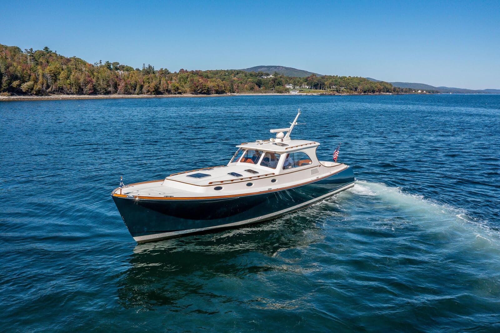 2002 Hinckley Talaria 44 Express PIPE DREAMS — photo 2