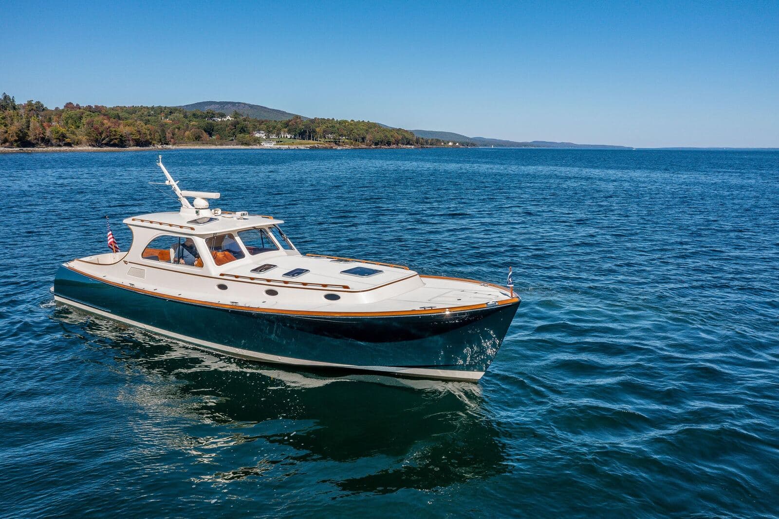 2002 Hinckley Talaria 44 Express PIPE DREAMS — photo 3