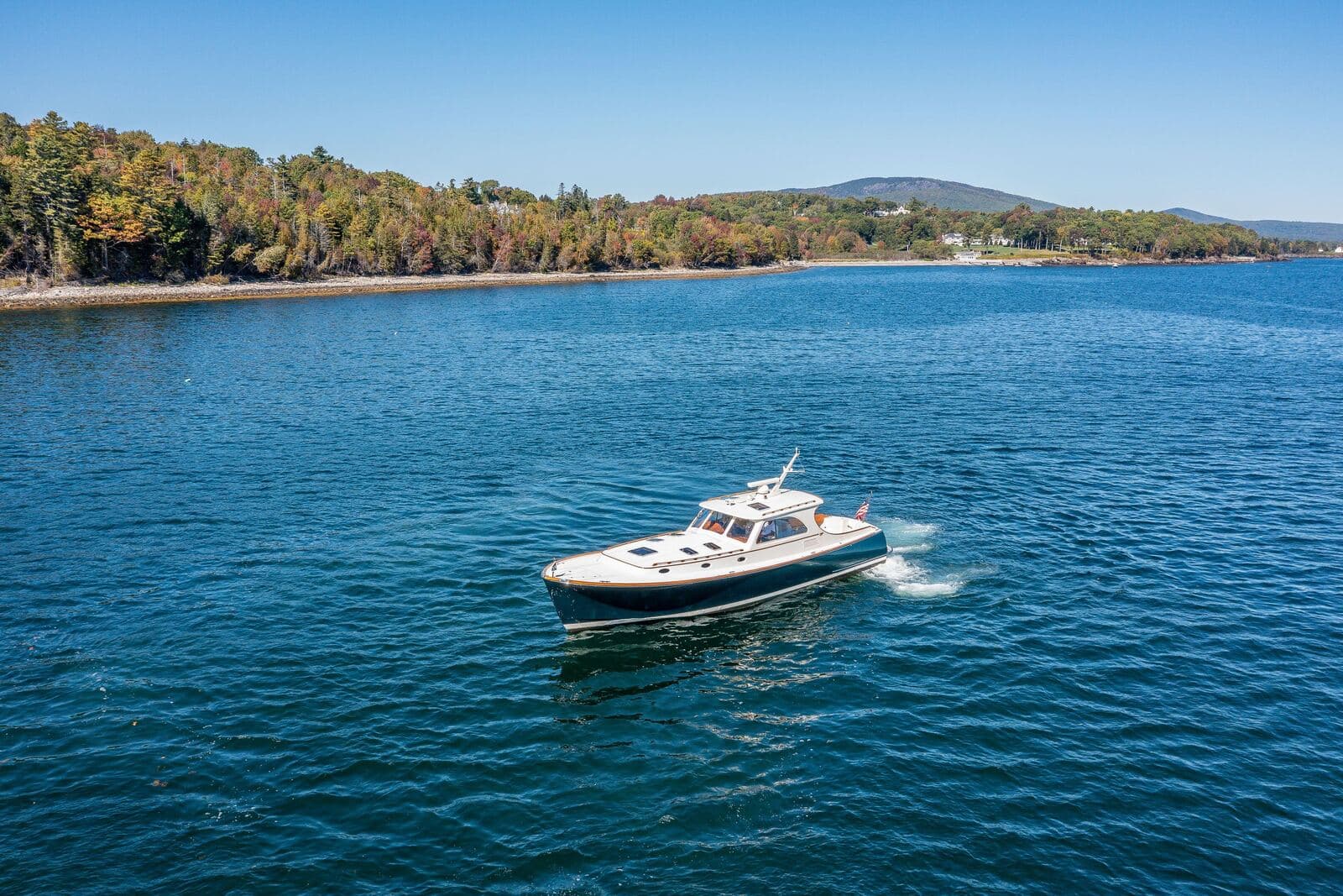 2002 Hinckley Talaria 44 Express PIPE DREAMS — photo 5