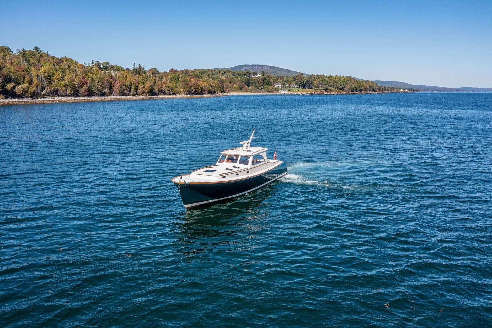 2002 Hinckley Talaria 44 Express PIPE DREAMS — photo 6