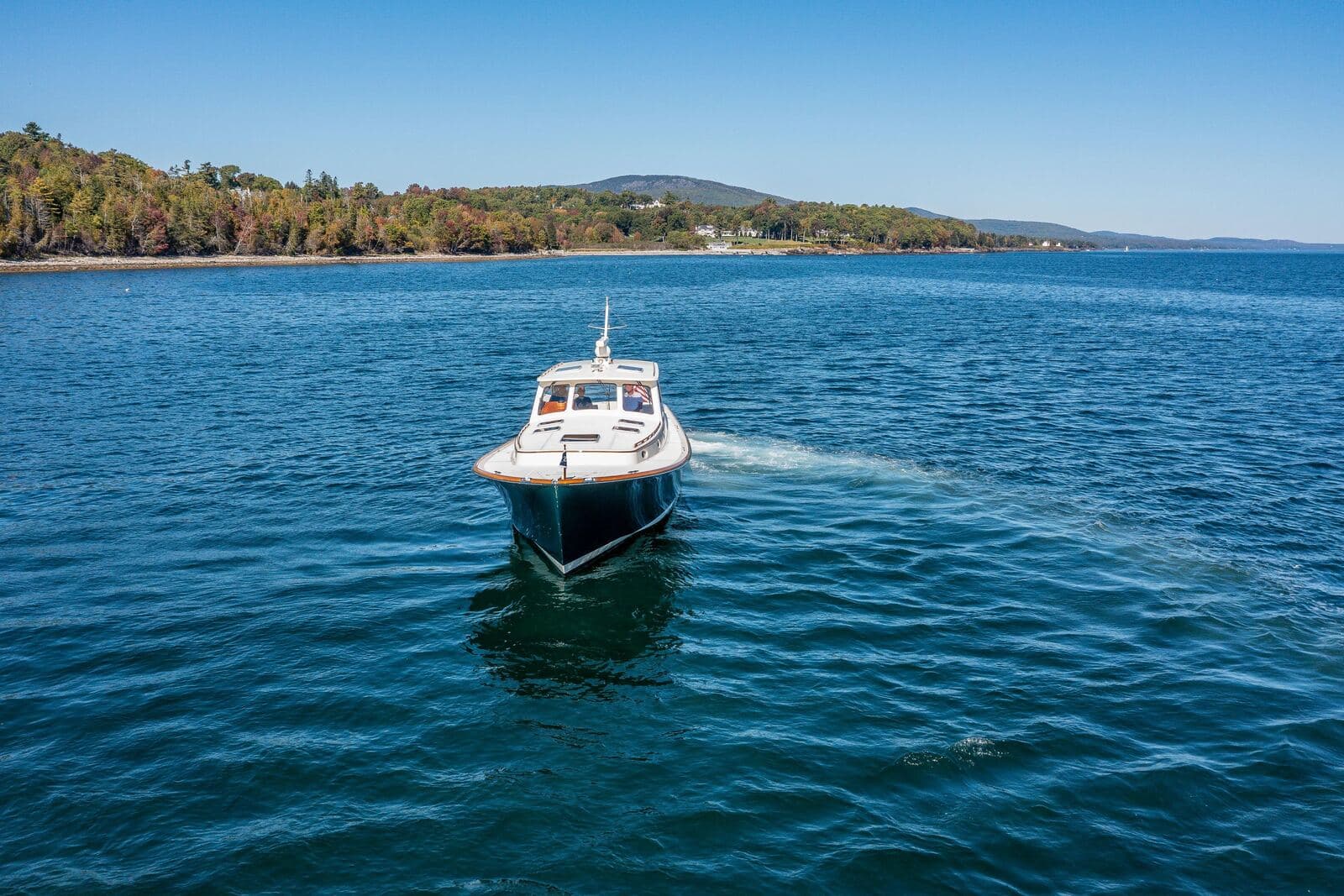 2002 Hinckley Talaria 44 Express PIPE DREAMS — photo 9
