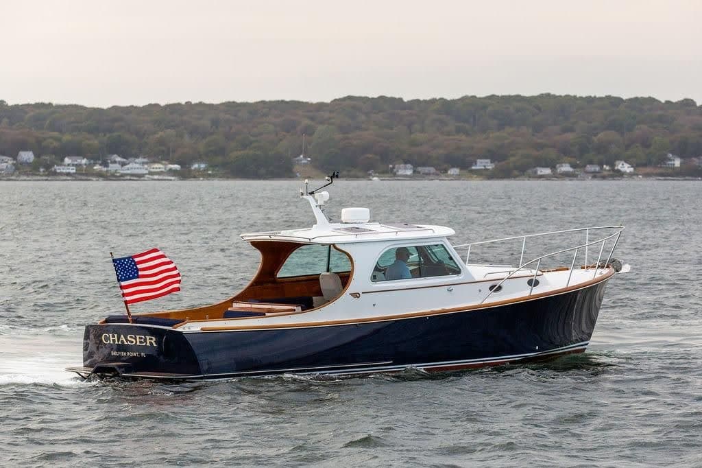 2004 Hinckley Picnic Boat 36 EP CHASER — photo 8
