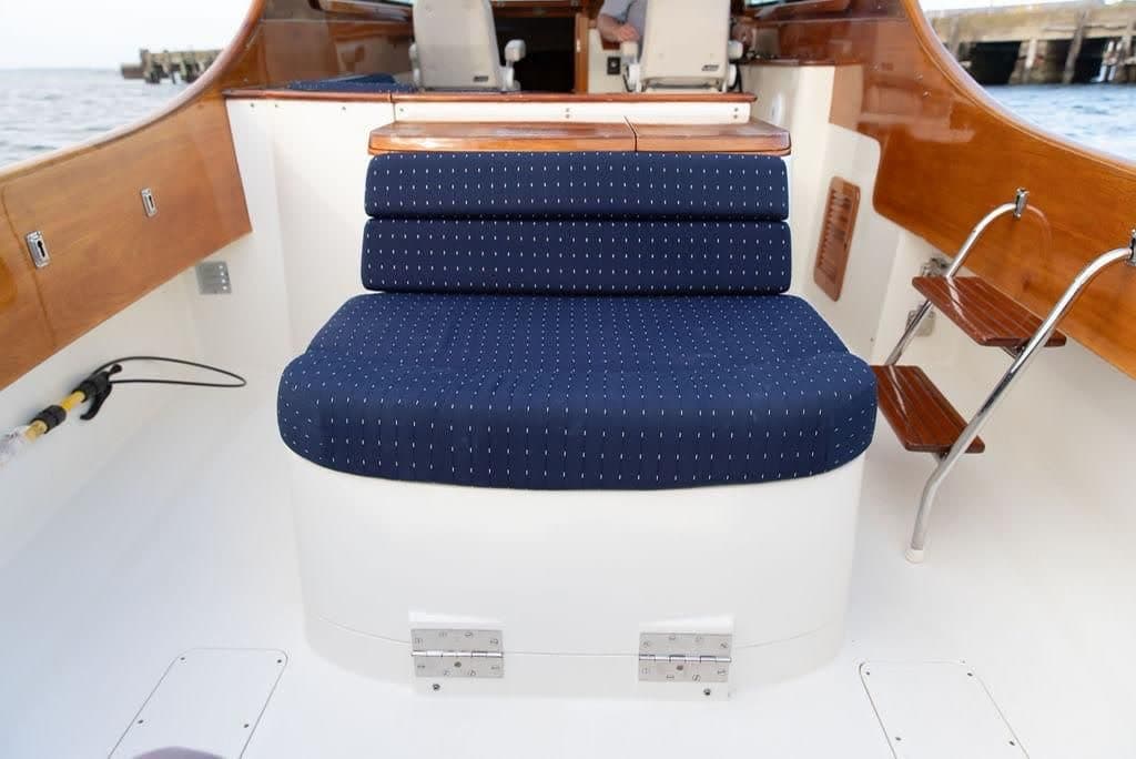 2004 Hinckley Picnic Boat 36 EP CHASER — photo 11