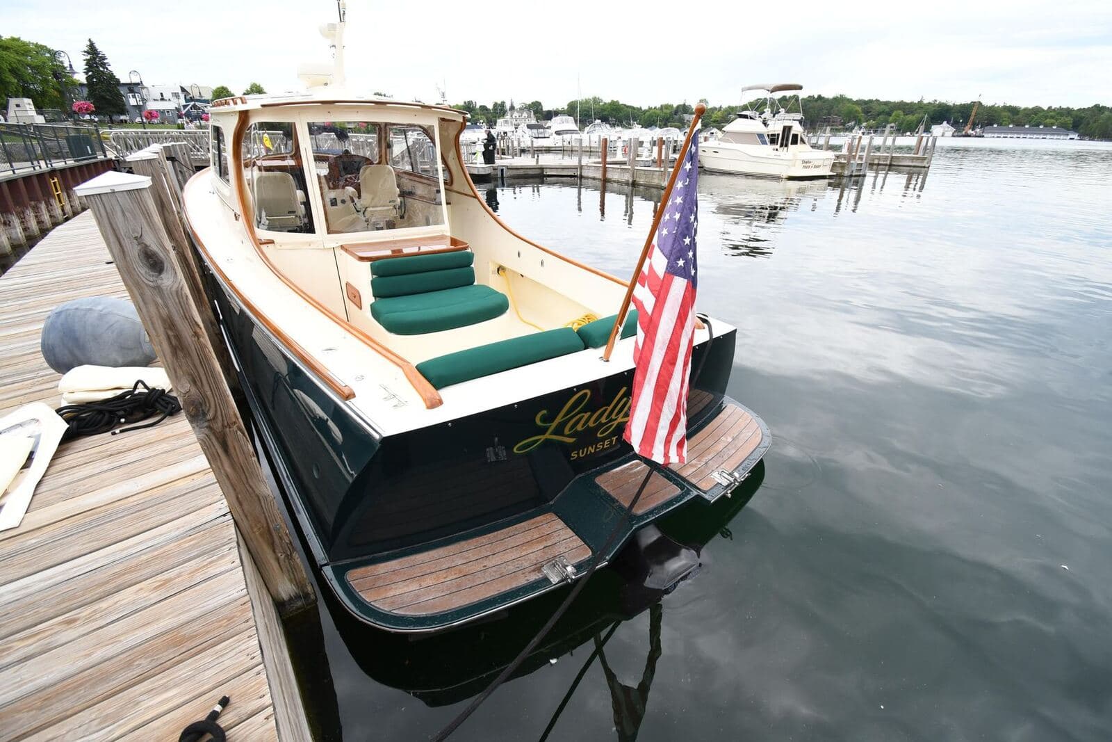 2005 Hinckley Picnic Boat 36 EP LADY K — photo 10
