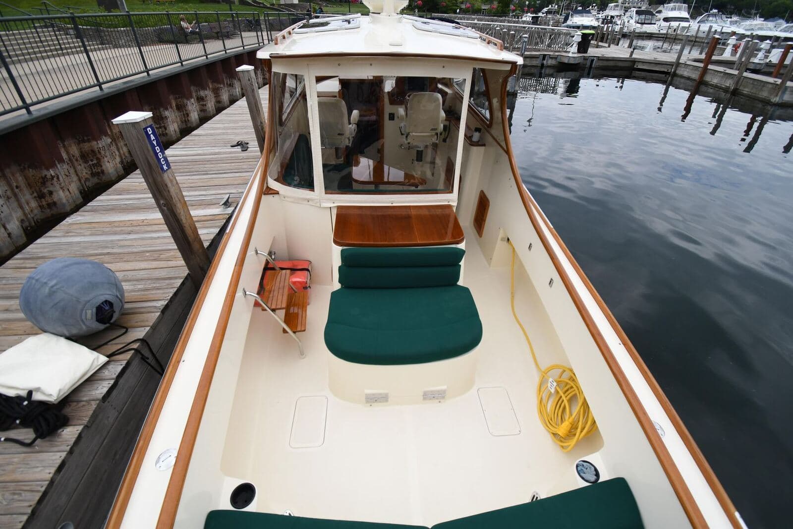2005 Hinckley Picnic Boat 36 EP LADY K — photo 12