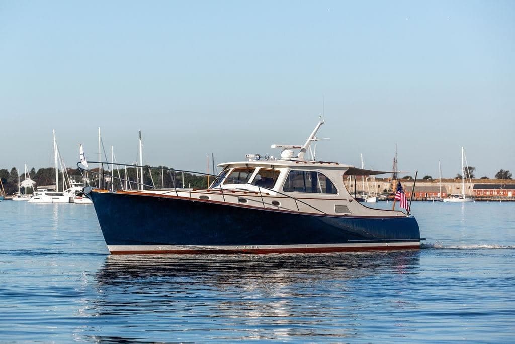 2005 Hinckley Talaria 44 MON AMOUR — photo 3