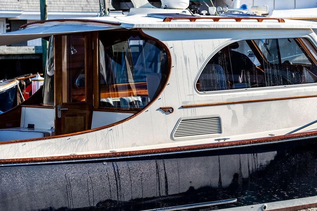 2005 Hinckley Talaria 44 MON AMOUR — photo 6
