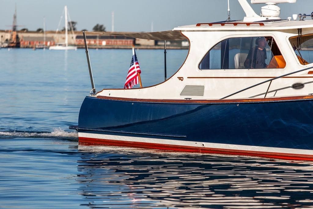 2005 Hinckley Talaria 44 MON AMOUR — photo 7