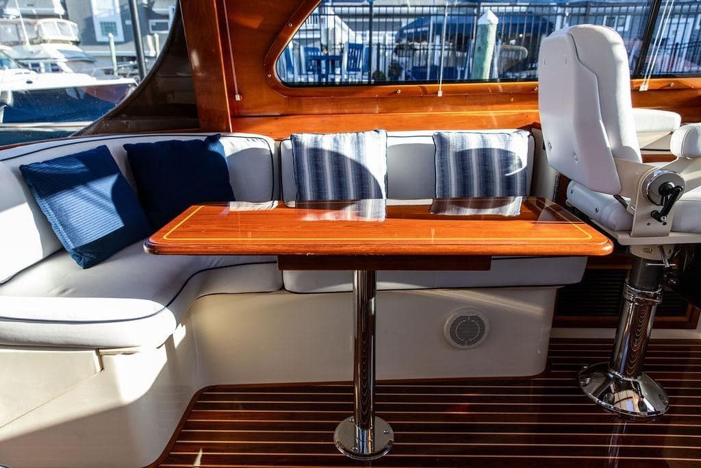 2005 Hinckley Talaria 44 MON AMOUR — photo 9