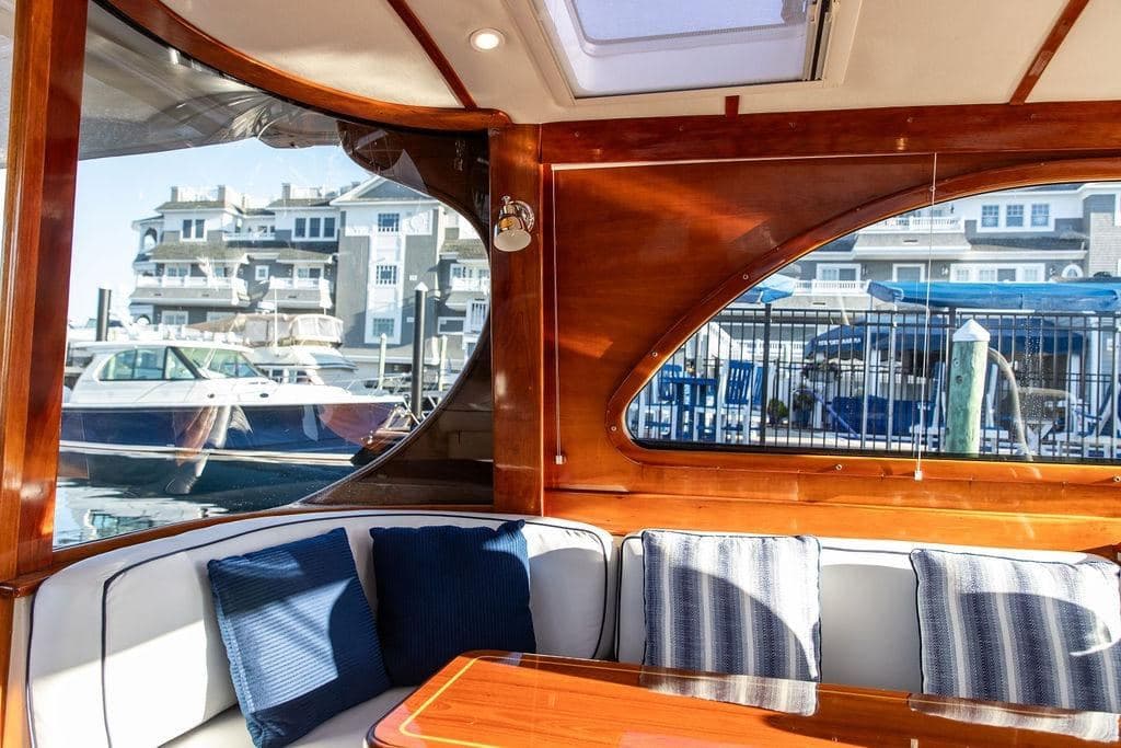 2005 Hinckley Talaria 44 MON AMOUR — photo 10