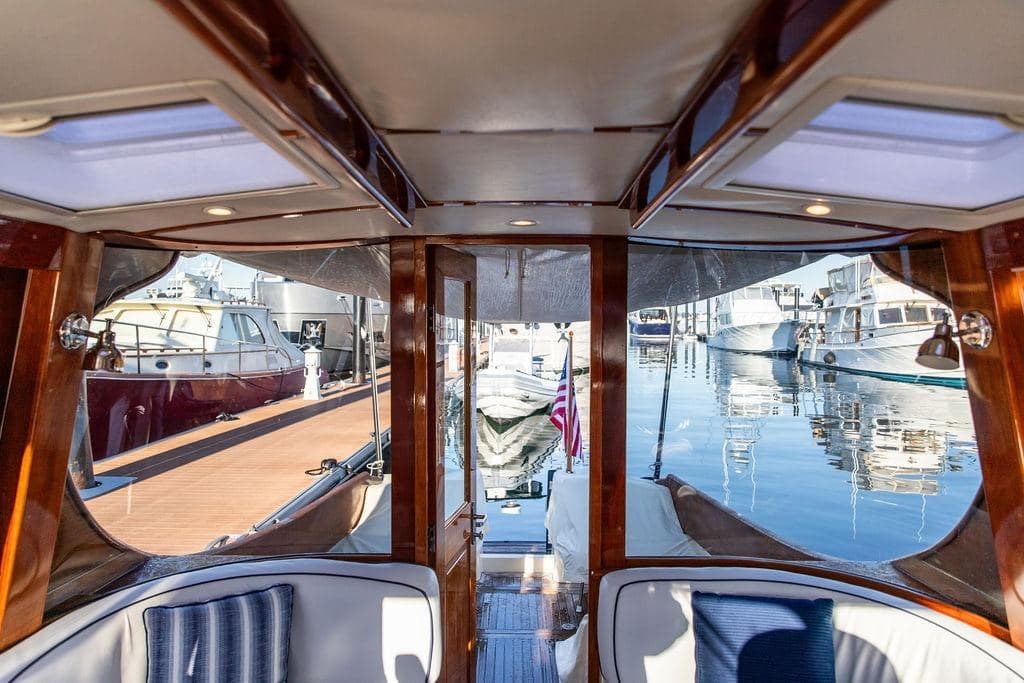 2005 Hinckley Talaria 44 MON AMOUR — photo 11