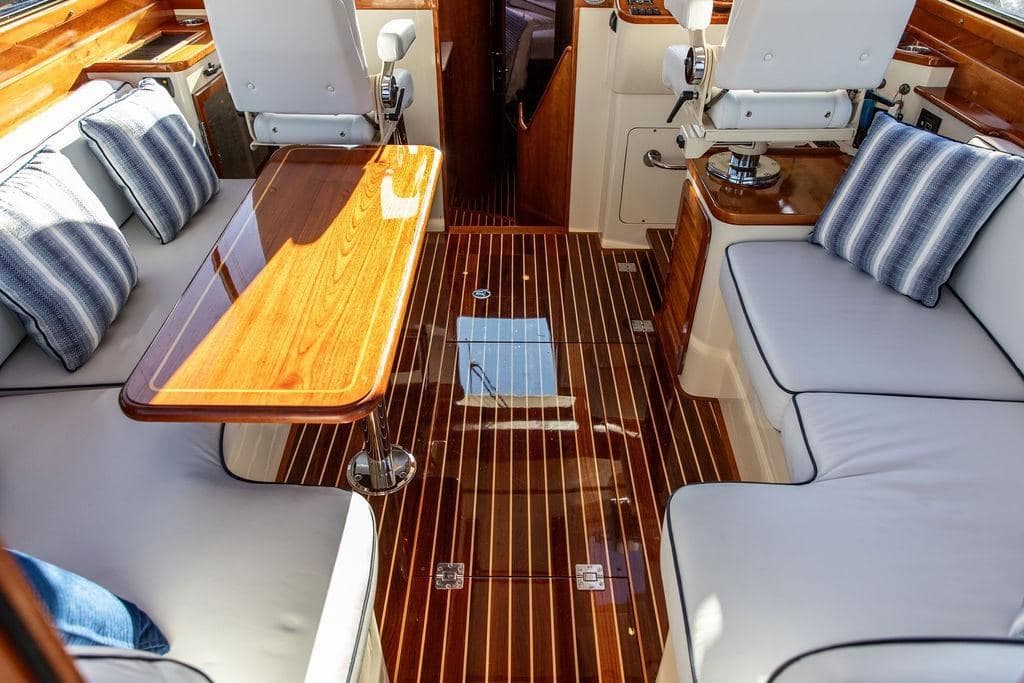 2005 Hinckley Talaria 44 MON AMOUR — photo 12
