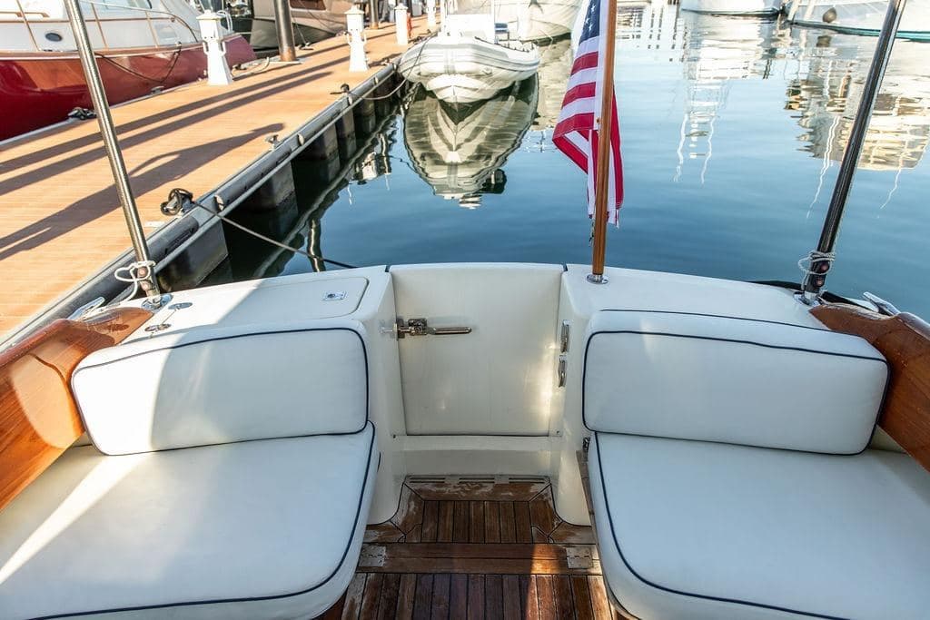 2005 Hinckley Talaria 44 MON AMOUR — photo 18