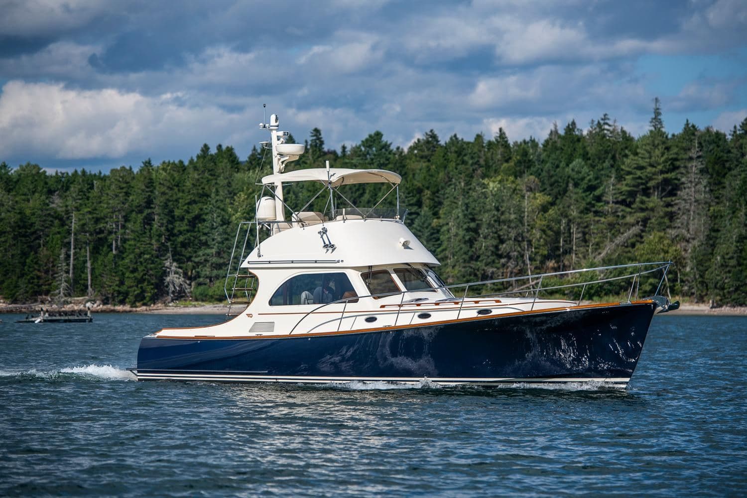 2006 Hinckley Talaria 44 Flybridge HALCYON — photo 2