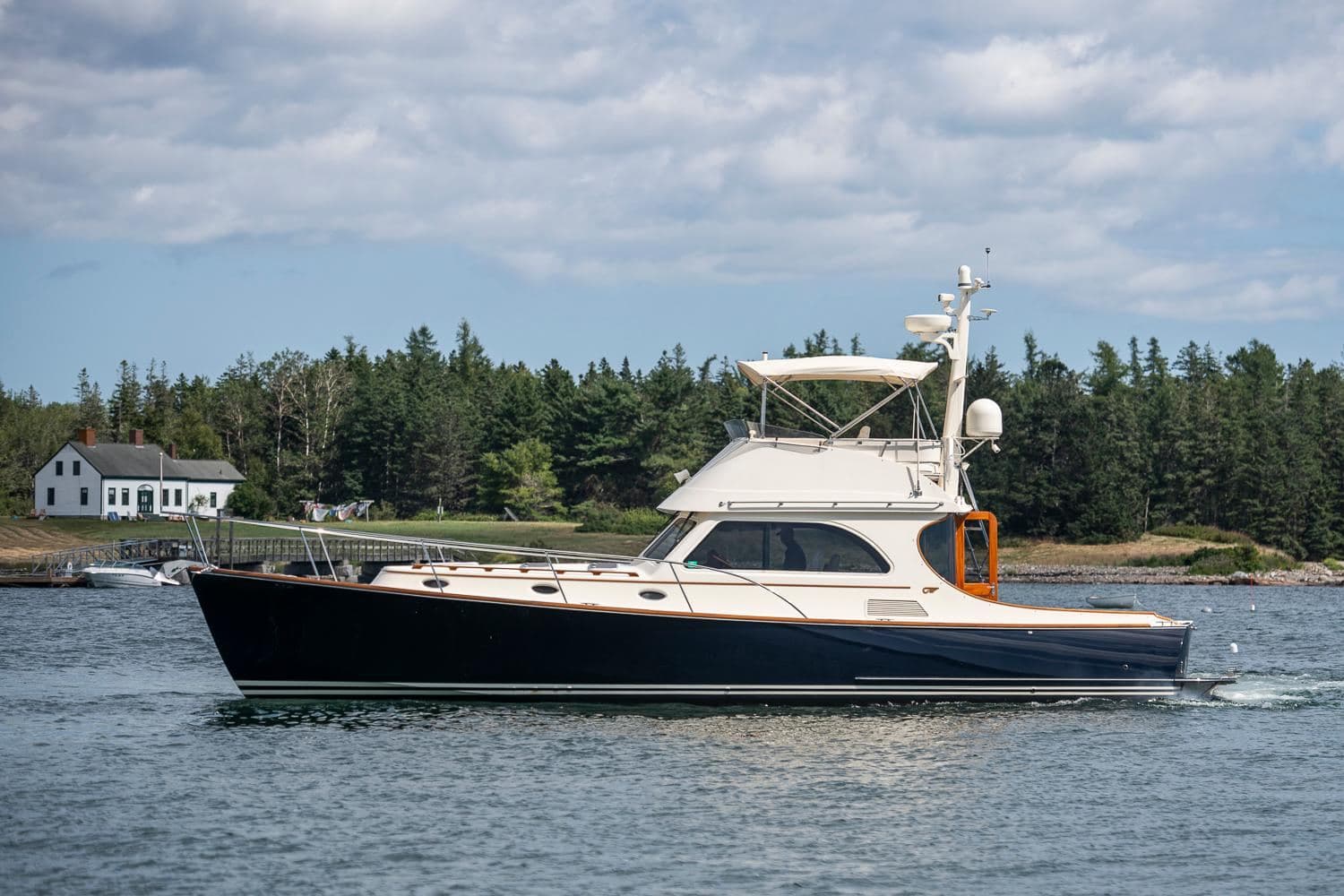 2006 Hinckley Talaria 44 Flybridge HALCYON — photo 3
