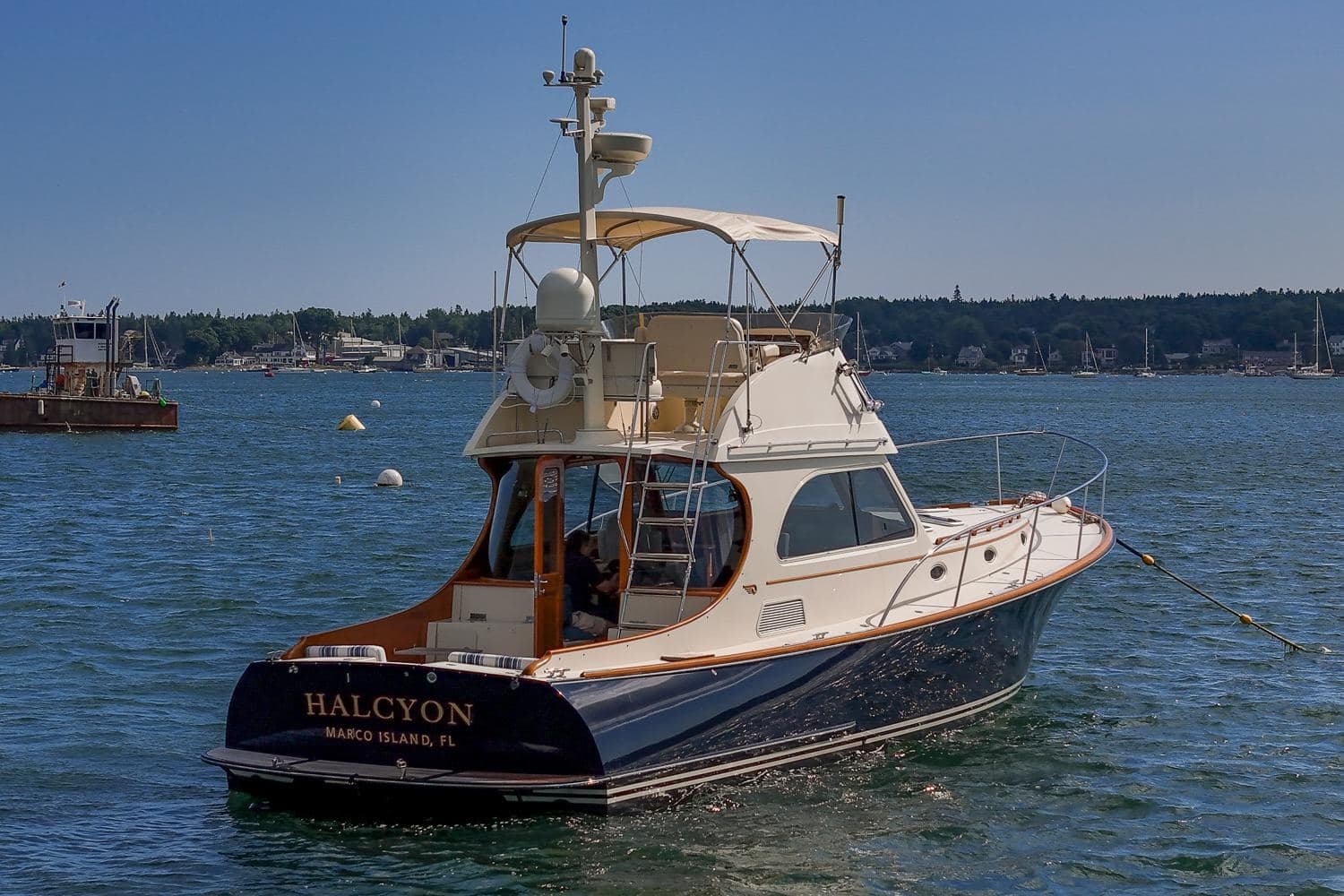2006 Hinckley Talaria 44 Flybridge HALCYON — photo 4