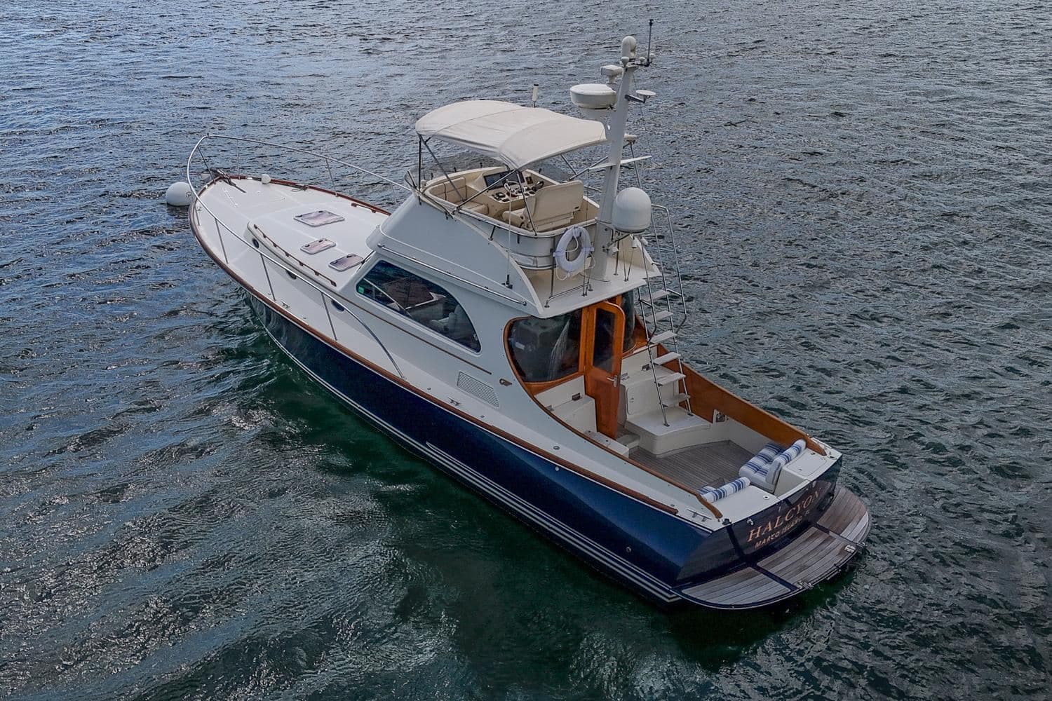 2006 Hinckley Talaria 44 Flybridge HALCYON — photo 6