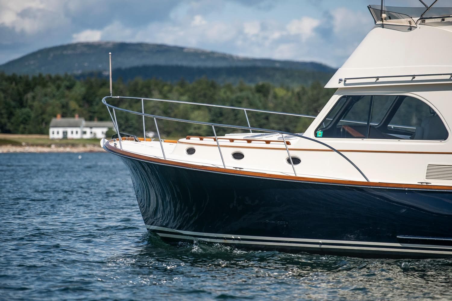 2006 Hinckley Talaria 44 Flybridge HALCYON — photo 9
