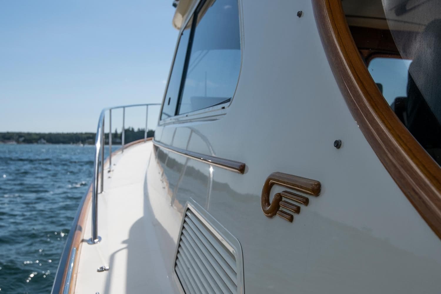 2006 Hinckley Talaria 44 Flybridge HALCYON — photo 10