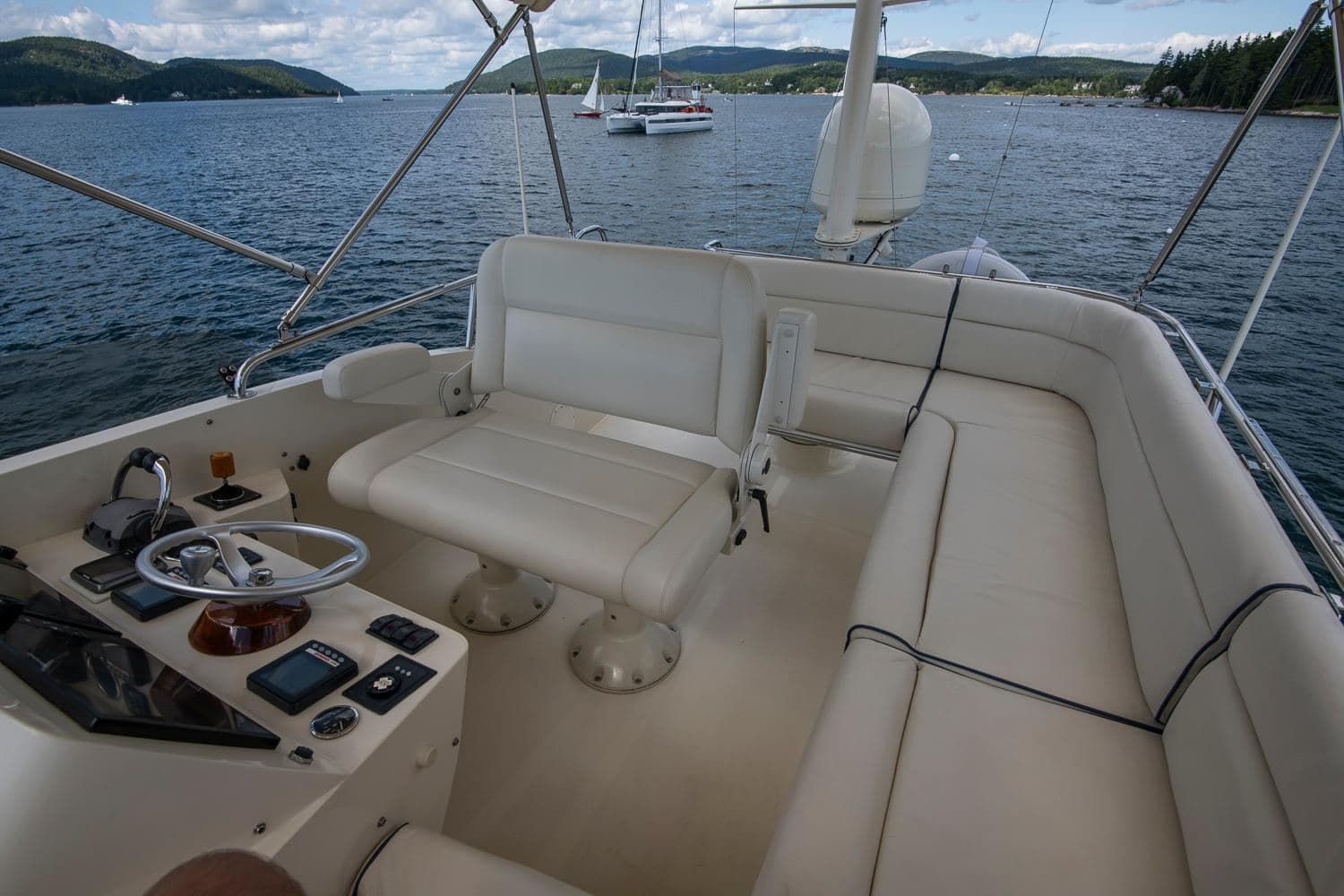 2006 Hinckley Talaria 44 Flybridge HALCYON — photo 18