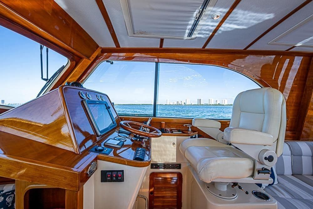 2008 Hinckley Talaria 44 SKYLARK — photo 6