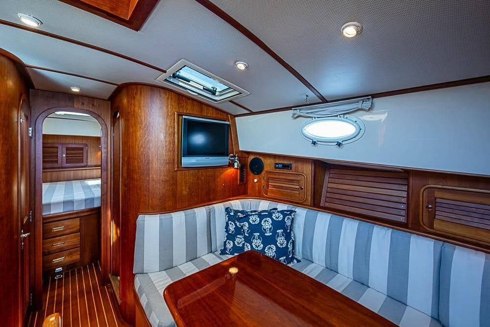 2008 Hinckley Talaria 44 SKYLARK — photo 19