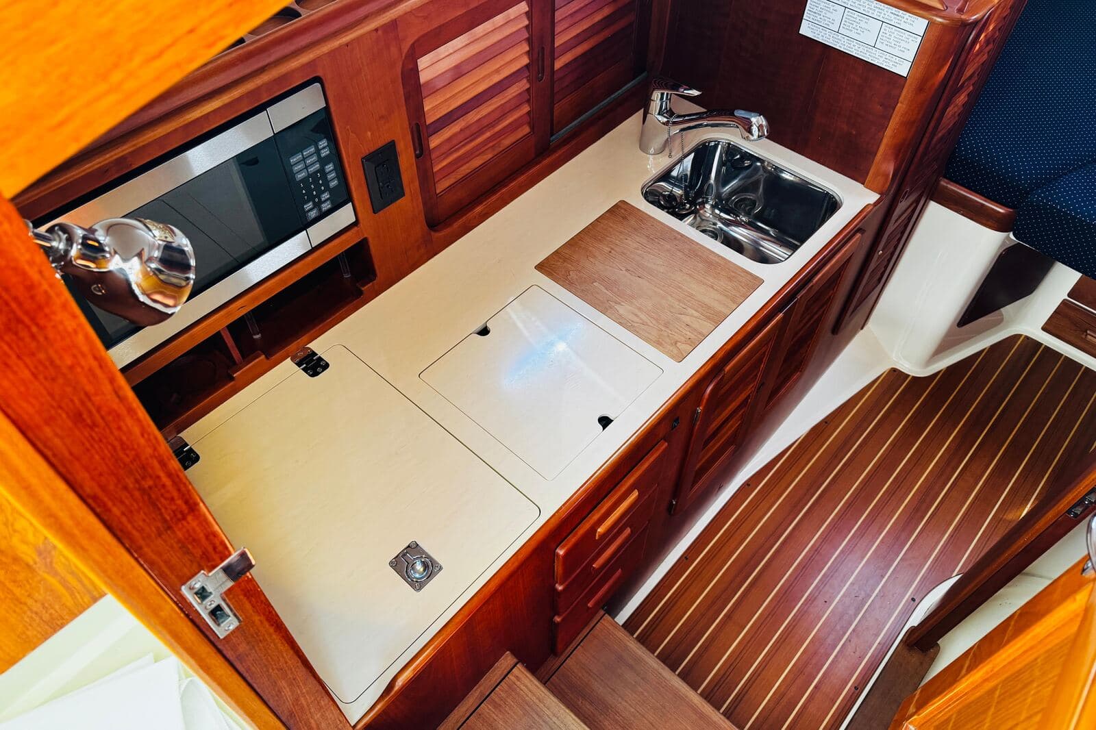 2012 Hinckley Picnic Boat 37 MKIII MAVERICK — photo 9