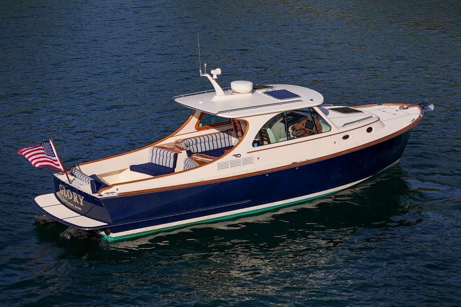 2013 Hinckley Talaria 34 GLORY — photo 4