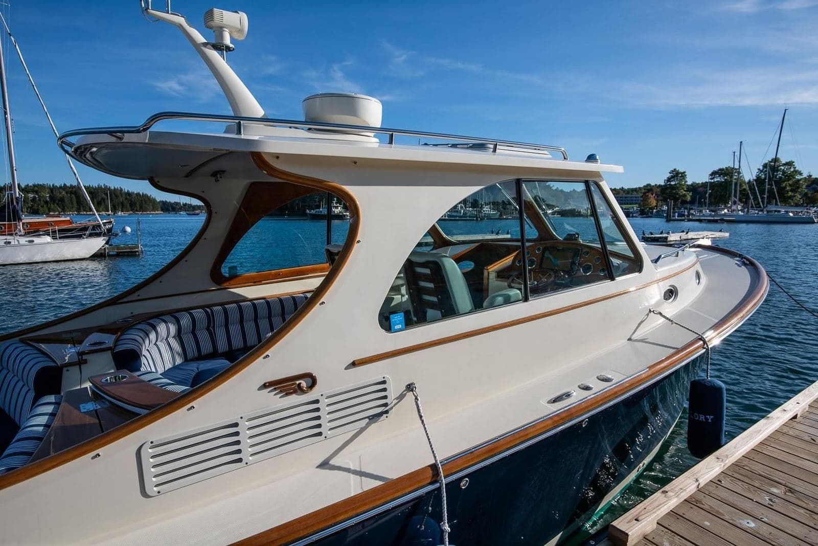 2013 Hinckley Talaria 34 GLORY — photo 7