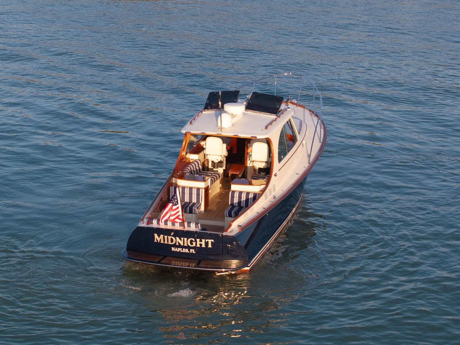 2014 Hinckley Picnic Boat 37 MKIII MIDNIGHT — photo 1
