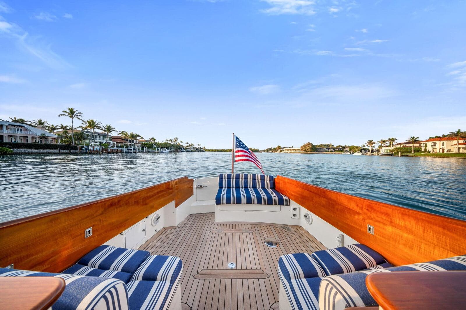 2014 Hinckley Picnic Boat 37 MKIII MIDNIGHT — photo 12