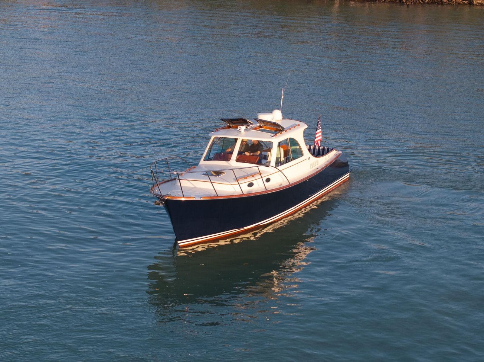 2014 Hinckley Picnic Boat 37 MKIII MIDNIGHT — photo 14