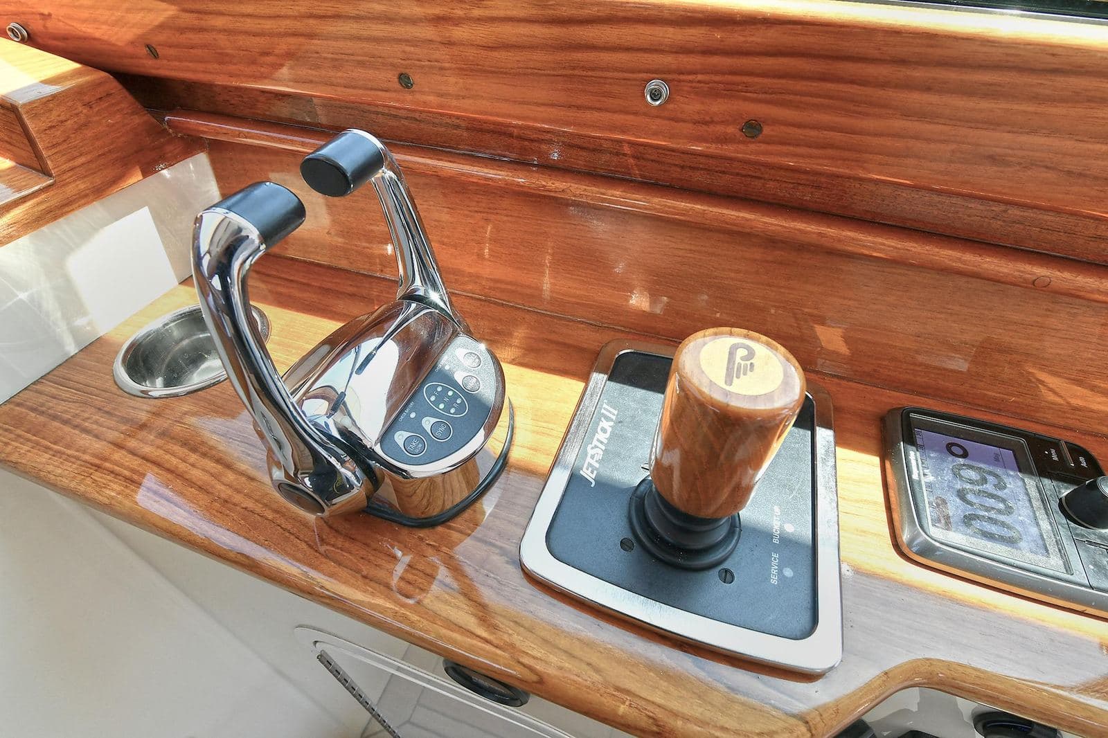 2015 Hinckley Talaria 34 JONESY — photo 7