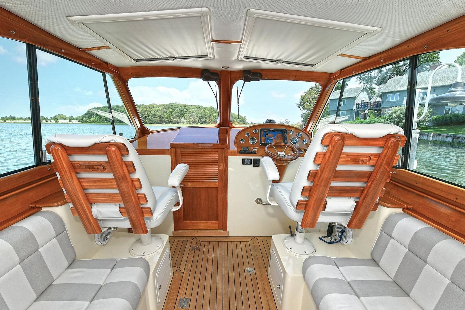 2015 Hinckley Talaria 34 JONESY — photo 9