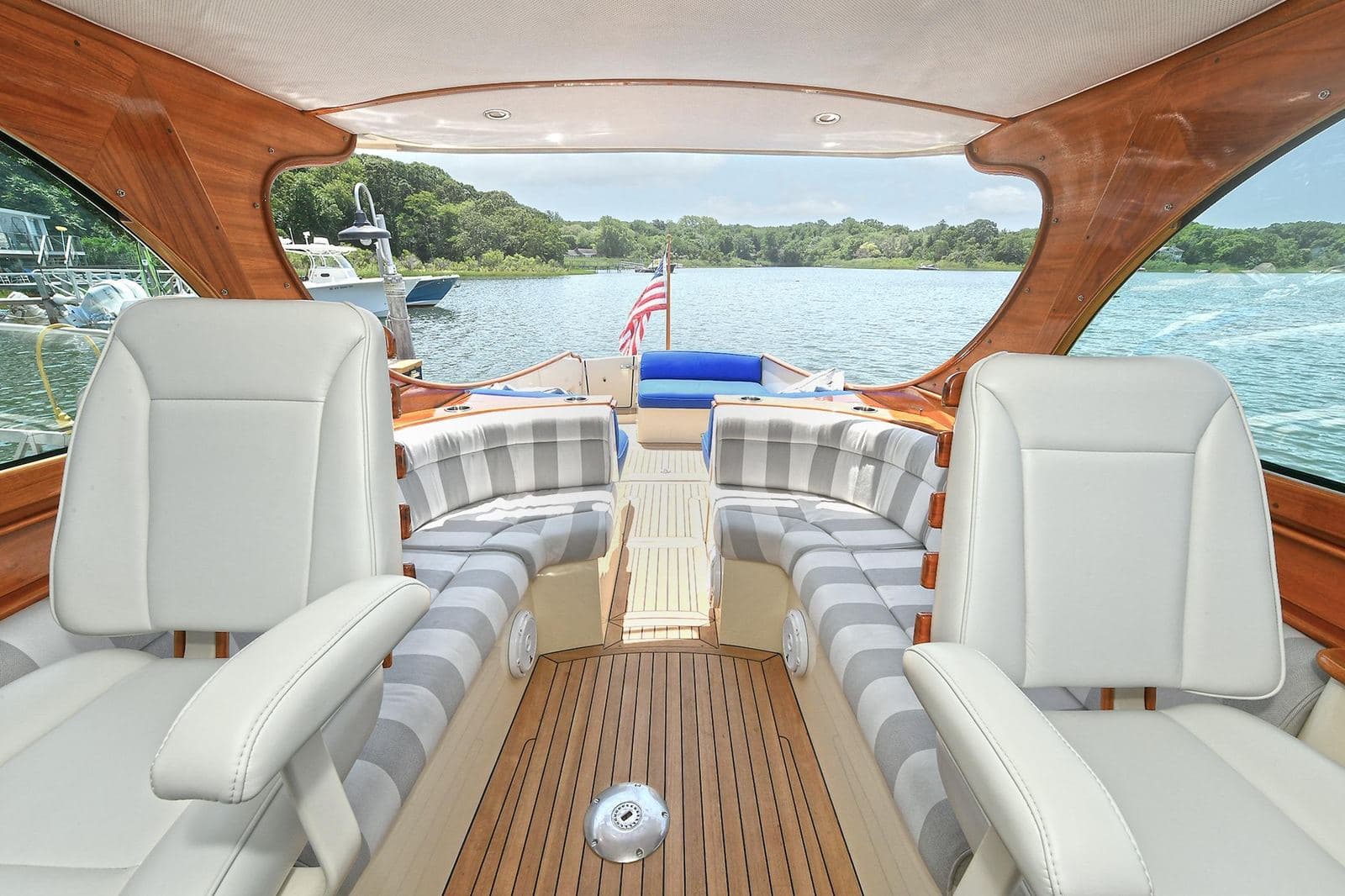 2015 Hinckley Talaria 34 JONESY — photo 13
