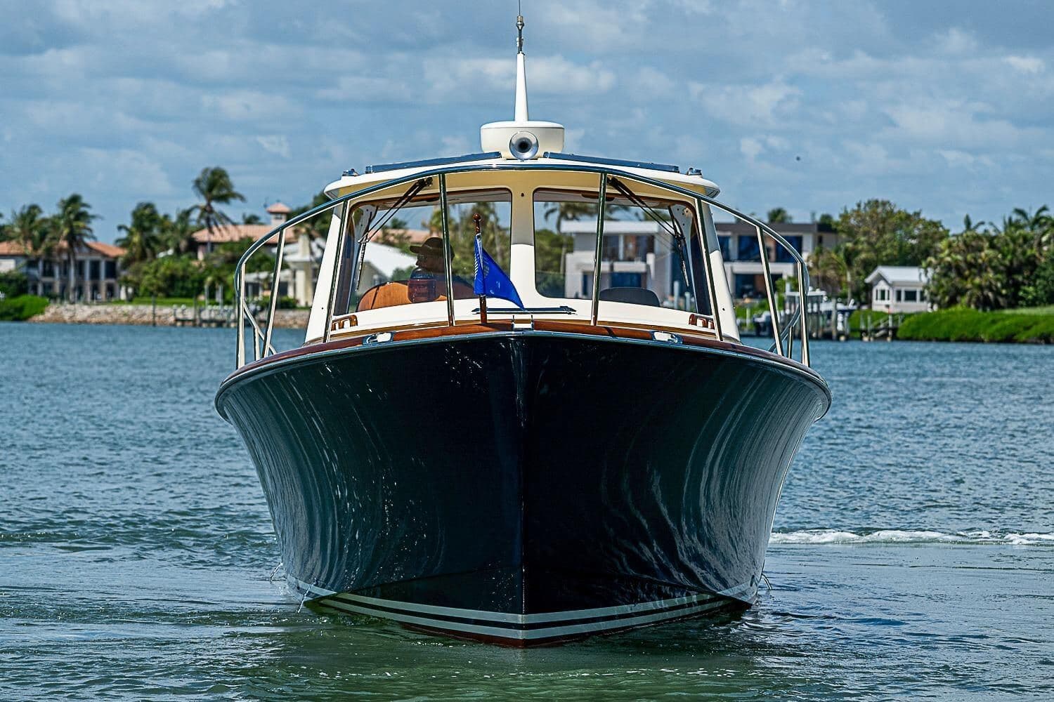 2016 Hinckley Picnic Boat 37 MKIII LADY B — photo 3