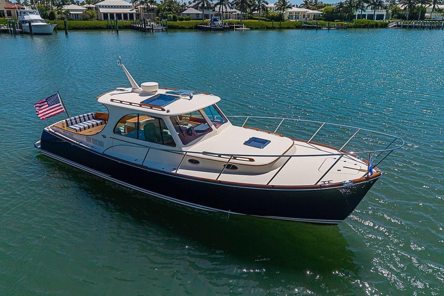 2016 Hinckley Picnic Boat 37 MKIII LADY B — photo 4