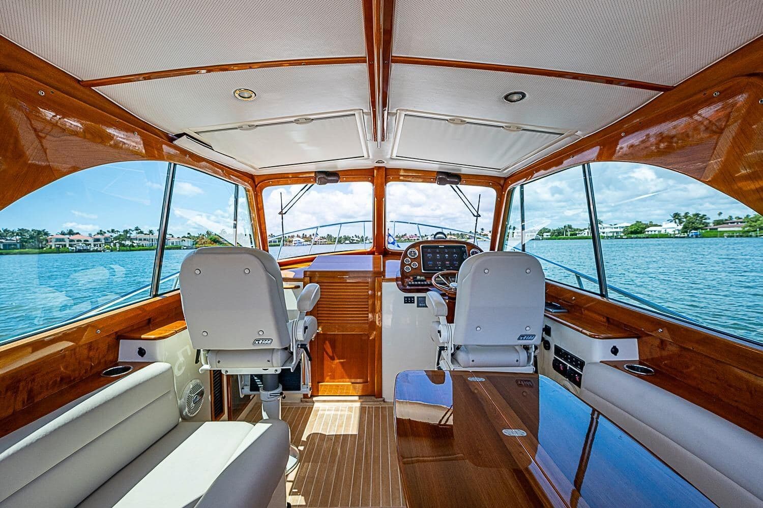 2016 Hinckley Picnic Boat 37 MKIII LADY B — photo 14