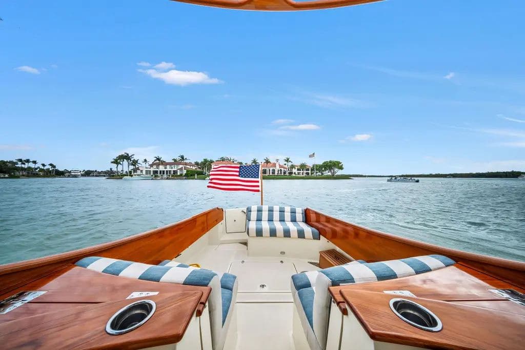 2019 Hinckley Picnic Boat 34 MKII SHE'S THE ONE — photo 4