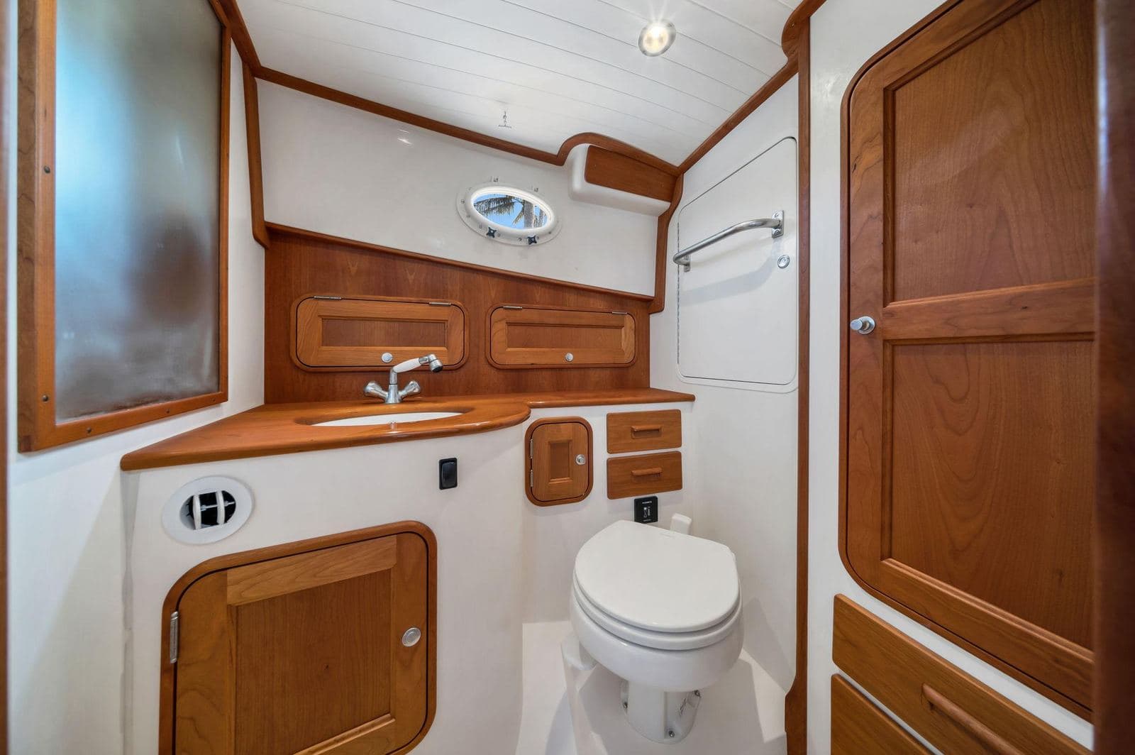 2019 Hinckley Picnic Boat 34 MKII SHE'S THE ONE — photo 9