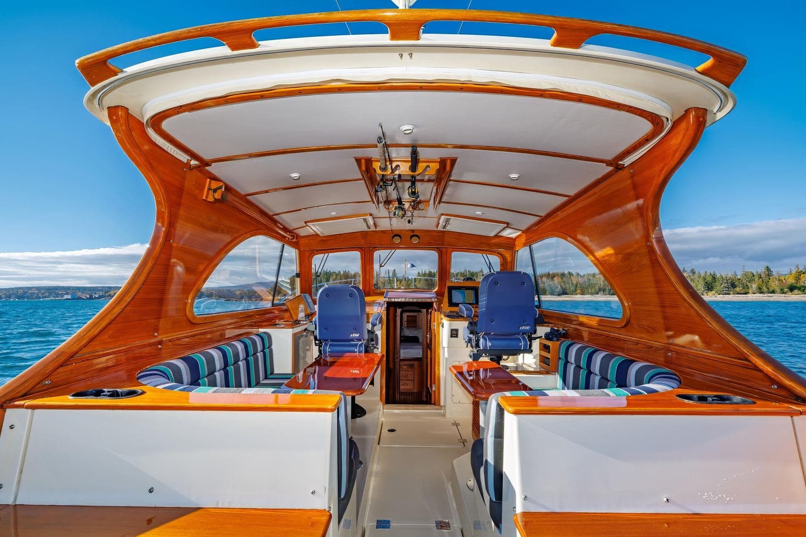 1999 Hinckley Talaria 44 CHARMER — photo 15
