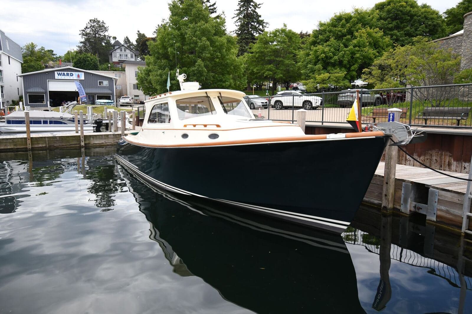 2005 Hinckley Picnic Boat 36 EP LADY K — photo 1