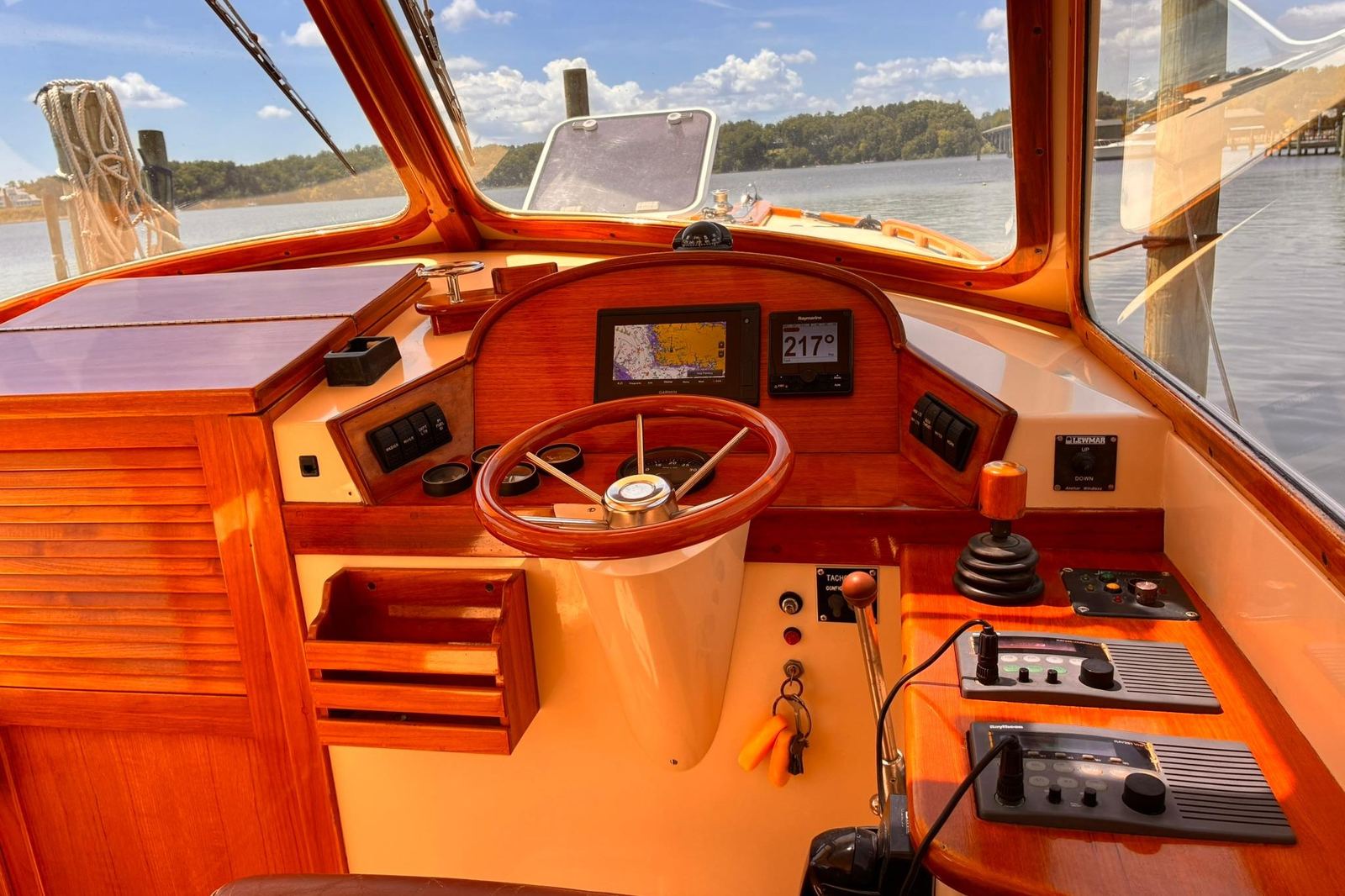 1995 Hinckley Picnic Boat 36 Classic BLUE MOON — photo 8