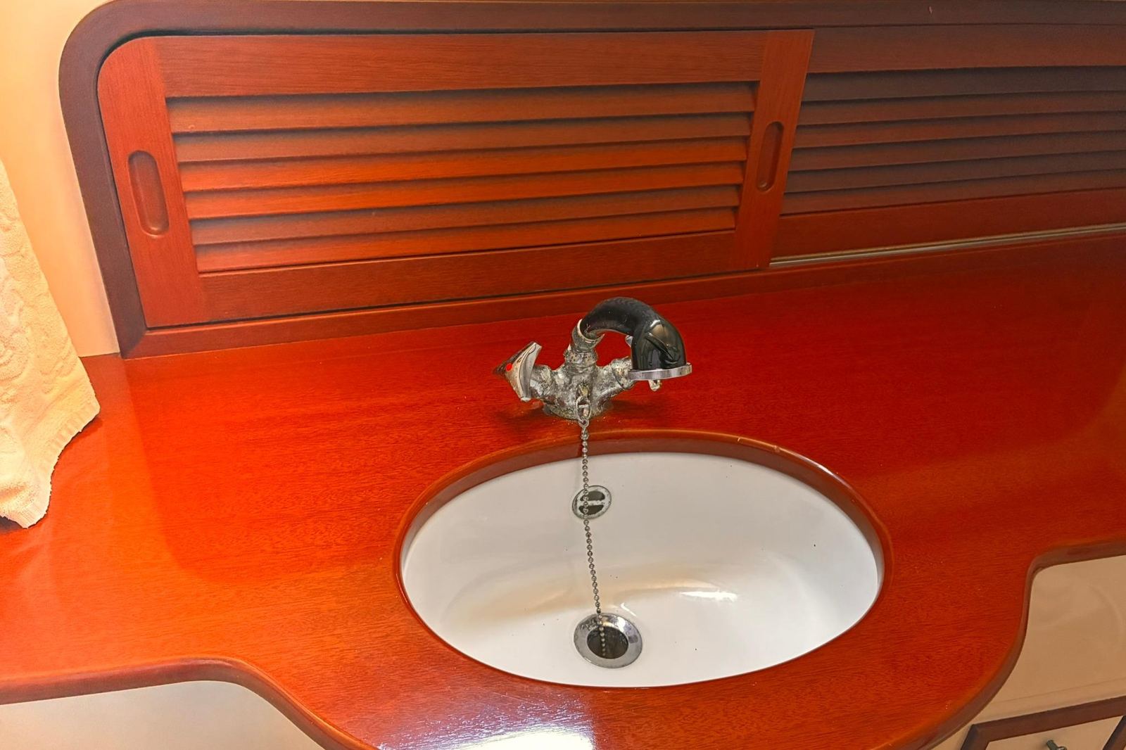 1995 Hinckley Picnic Boat 36 Classic BLUE MOON — photo 12