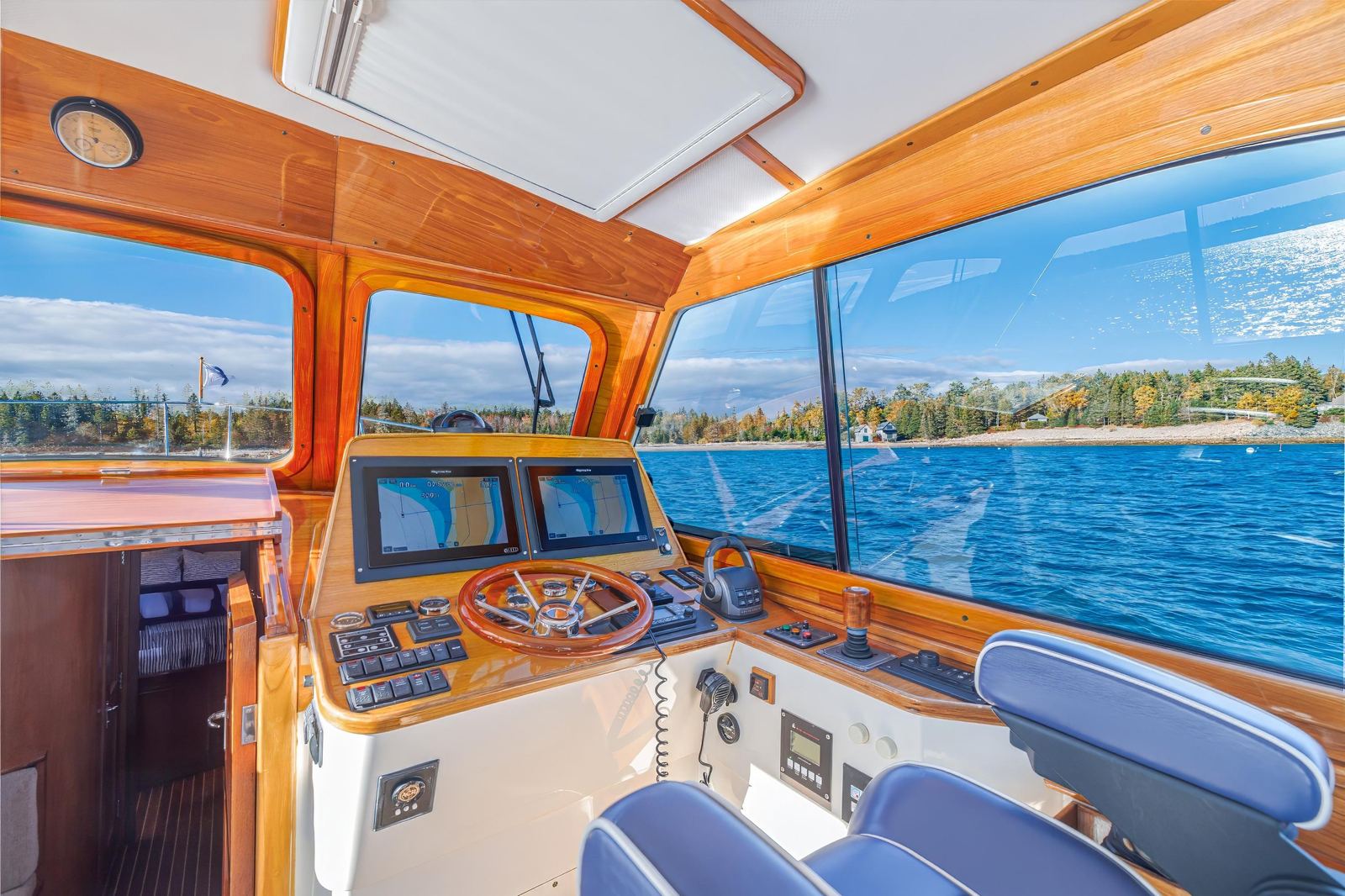 1999 Hinckley Talaria 44 CHARMER — photo 17