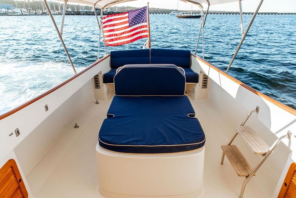 2000 Hinckley Picnic Boat 36 Classic DROWSY MAGGIE — photo 9