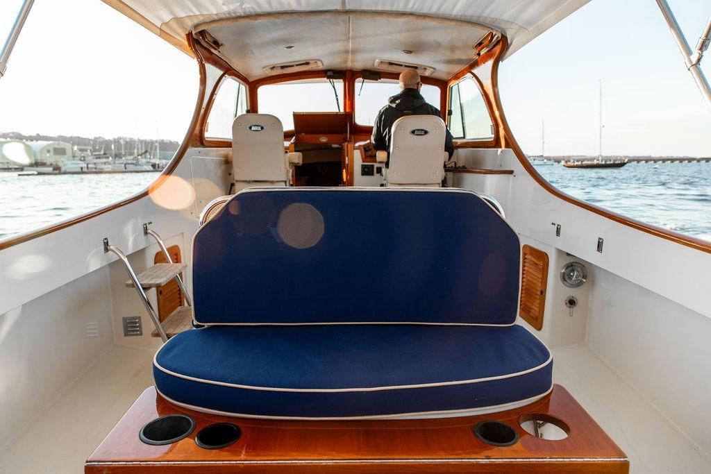 2000 Hinckley Picnic Boat 36 Classic DROWSY MAGGIE — photo 12