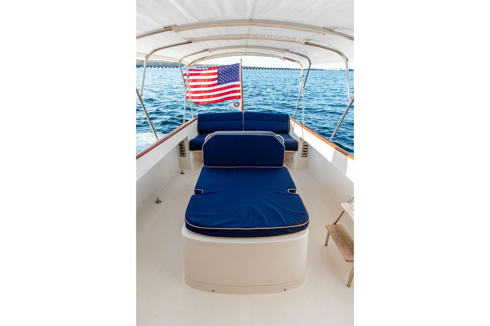 2000 Hinckley Picnic Boat 36 Classic DROWSY MAGGIE — photo 14