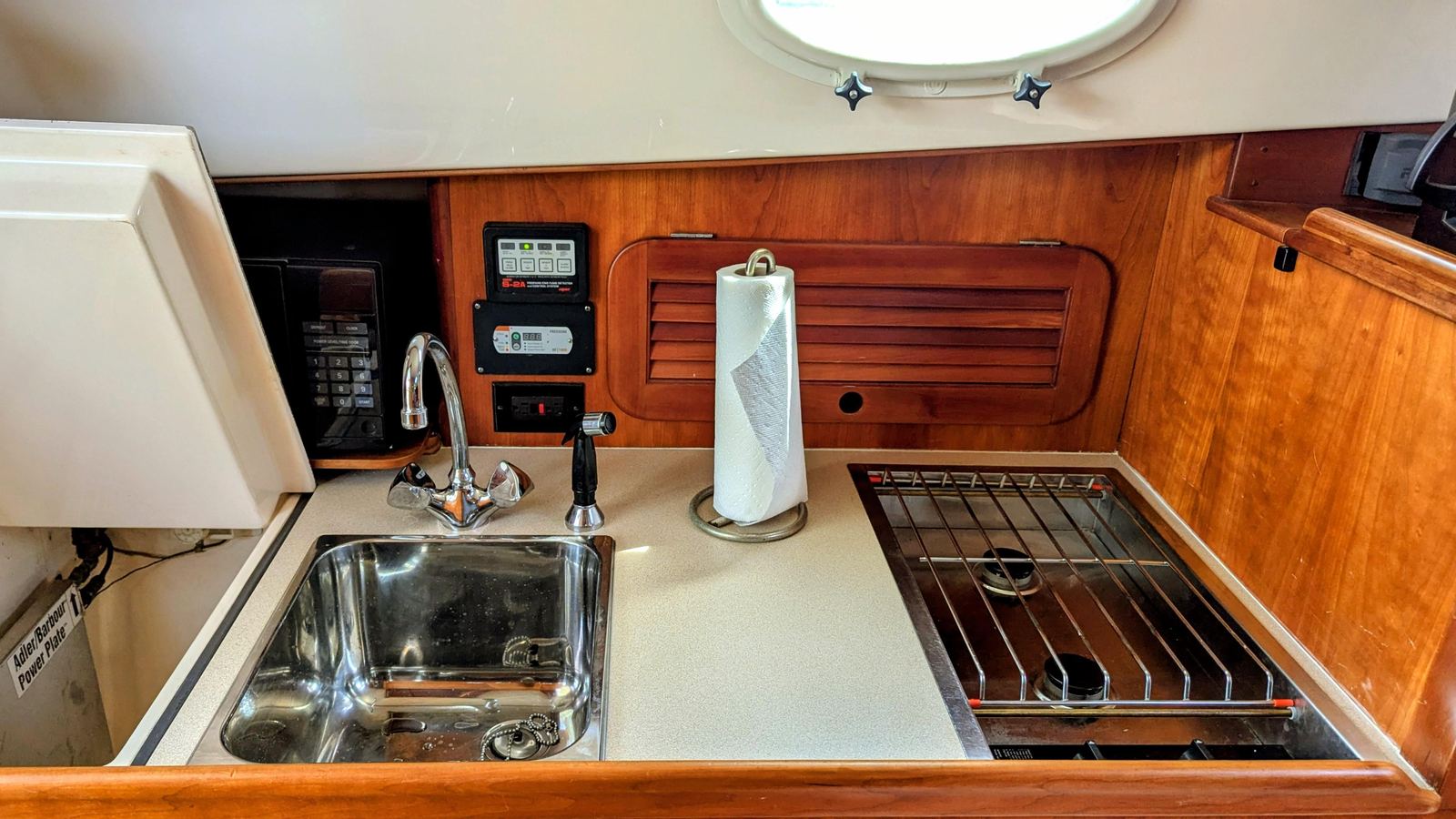 2000 Hinckley Picnic Boat 36 Classic LUNA — photo 8